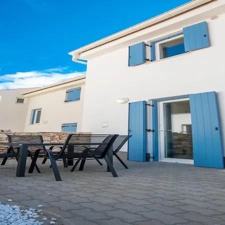 Deluxe With Gallery Cres