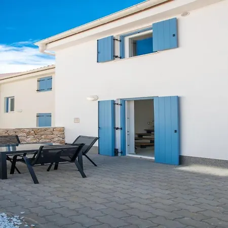 Deluxe With Gallery Affittacamere Cres