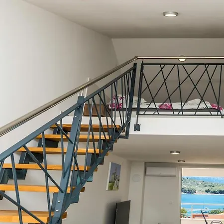 Deluxe With Gallery Guest house Cres