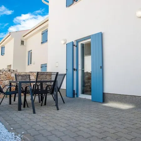 Deluxe With Gallery Guest house Cres